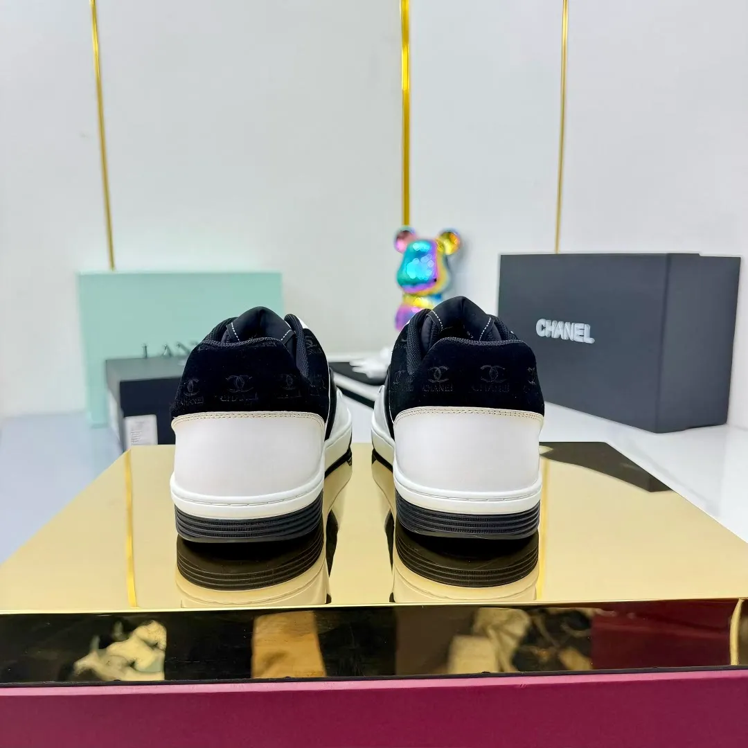 👟👟Ex-factory price 620👟👟High quality! ! ! CHANEL Chanel 25A latest thick-soled casual sports shoes. The counter is synchronized. The counter is very popular. It is a shoe that is very difficult to buy. The most popular thick-soled casual shoes on the Internet. As you can imagine, the most popular thick-soled casual shoes can not be missed. It has both good looks and comfort. Simple and versatile. The thick sole increases the height and is super versatile. Whoever wears it will look better. Upper: cowhide stitching. Lining: breathable mesh. Outsole: TPU original outsole. Size: 35-41 👉